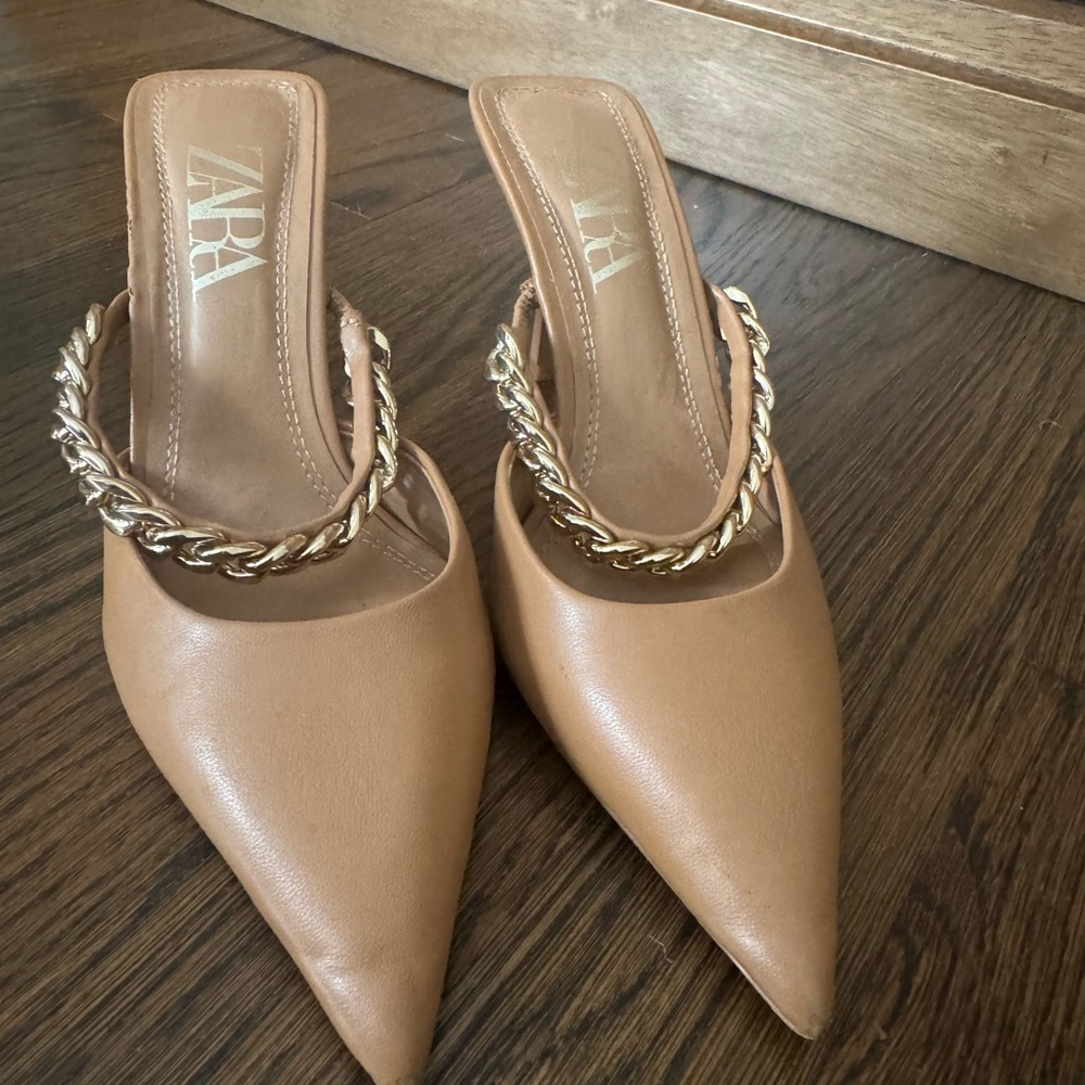 Zara Women's Brown Chain Accent Mules